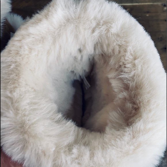 Coach Izzie boot fur HUGG style in Camel